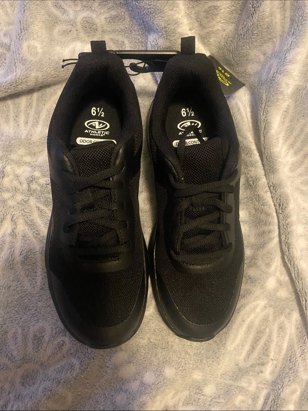 Athletic Works Women's Black Breathable Lace-Up Athletic Sneakers